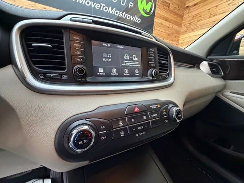 Used 2018 Kia Sorento AWD image 18