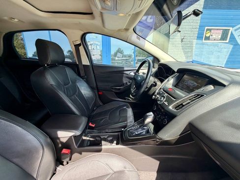 Used 2015 Ford Focus Titanium FWD image 27