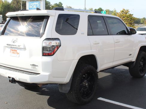 Used 2020 Toyota 4Runner SR5 image 6