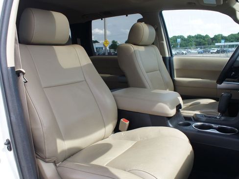 Used 2018 Toyota Sequoia Limited w/ Safety & Convenience Package AWD/4WD image 22