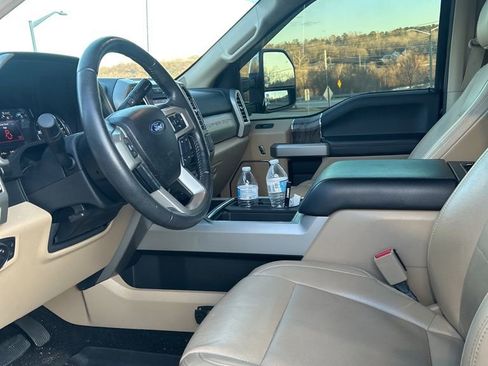 Used 2017 Ford F250 Lariat w/ Chrome Package image 13