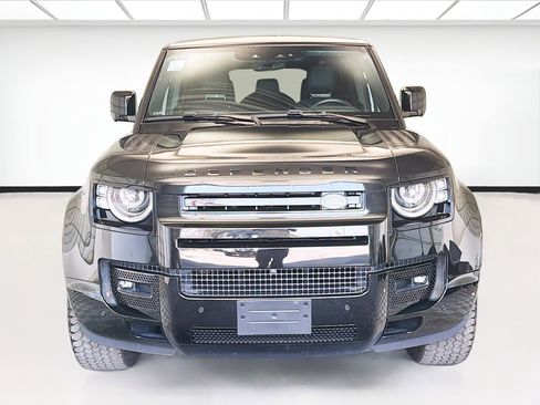 Used 2024 Land Rover Defender 110 X-Dynamic SE AWD/4WD image 2