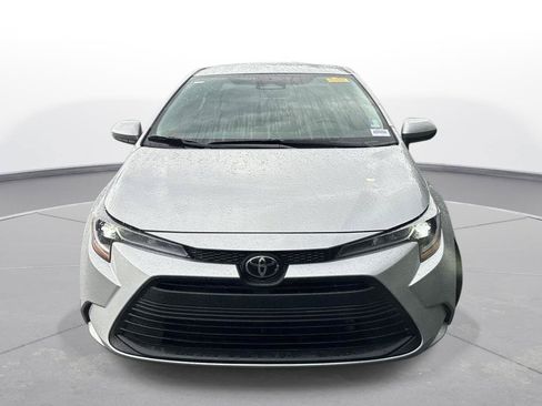 Used 2026 Toyota Corolla LE FWD image 3