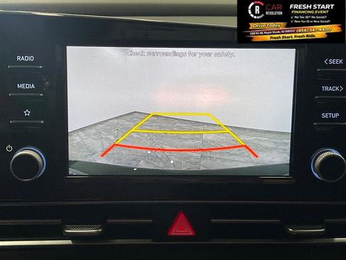 Used 2022 Hyundai Elantra SEL w/ Convenience Package FWD image 19