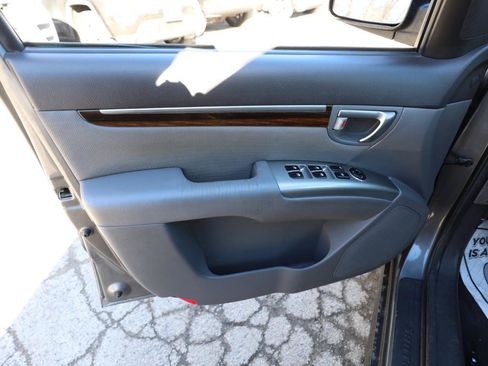 Used 2010 Hyundai Santa Fe GLS image 14