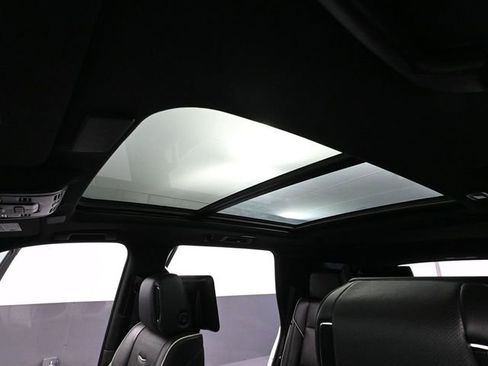 Used 2024 Cadillac Escalade Sport w/ LPO, ONYX Package image 29