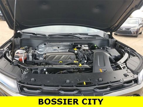 Certified 2025 Chevrolet Trax RS w/ Sunroof Package image 30