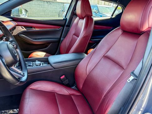Used 2020 MAZDA MAZDA3 Hatchback w/ Premium Package FWD image 16