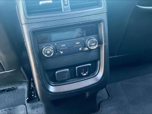 Used 2017 Buick Envision Essence FWD image 16
