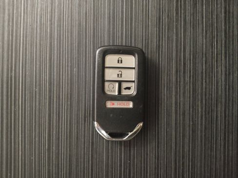 Used 2017 Honda Pilot EX image 32