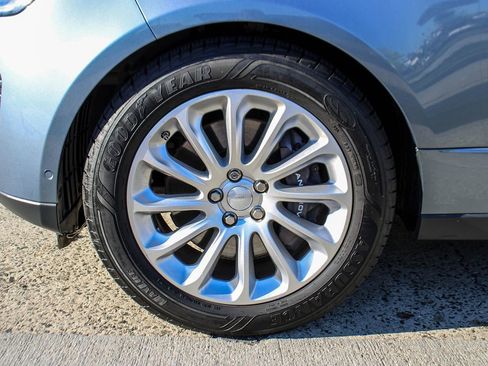 Used 2019 Land Rover Range Rover HSE image 40