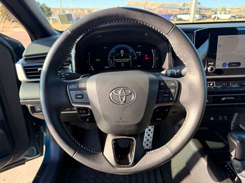 Used 2025 Toyota Camry SE w/ Convenience Package image 14