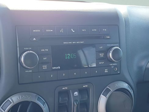 Used 2017 Jeep Wrangler Unlimited Sport w/ Quick Order Package 24S AWD/4WD image 25