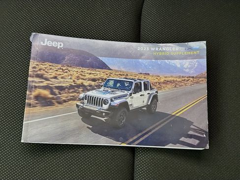 Used 2023 Jeep Wrangler Unlimited AWD/4WD image 40
