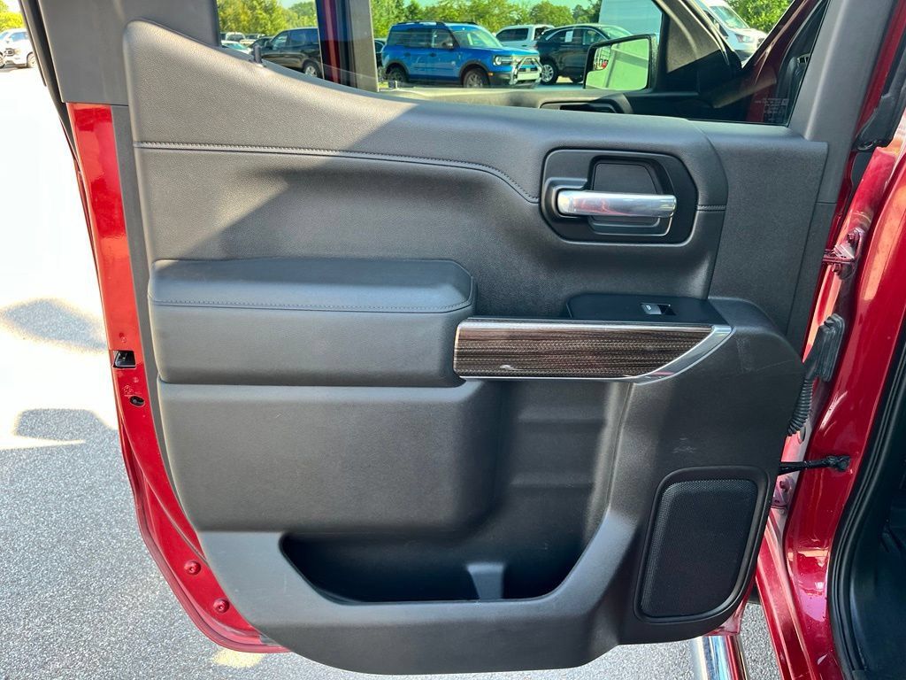 Used 2019 Chevrolet Silverado 1500 LT w/ Texas Edition RWD image 9