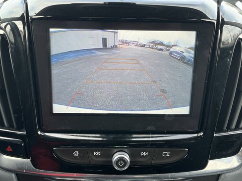 Used 2018 Chevrolet Traverse LT image 4