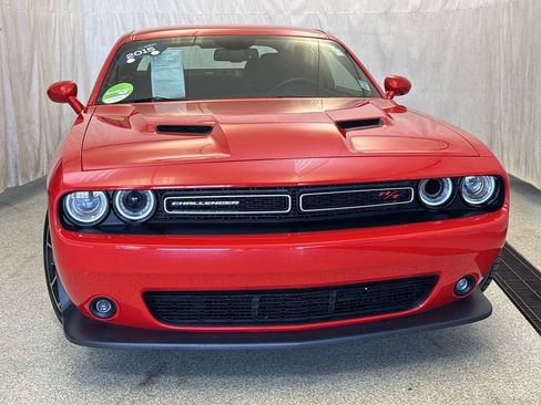 Used 2015 Dodge Challenger R/T Scat Pack RWD image 4