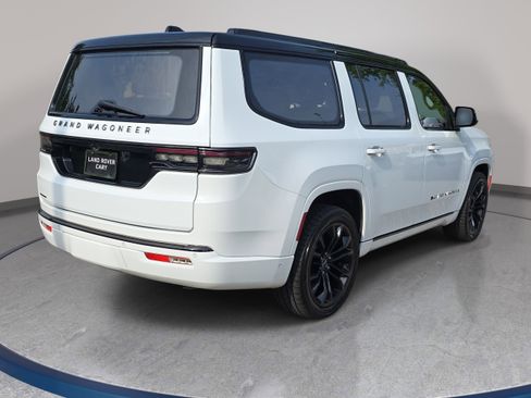 Used 2022 Jeep Grand Wagoneer Series II AWD/4WD image 5