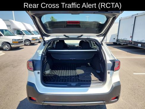 Used 2025 Subaru Outback Premium AWD/4WD image 32
