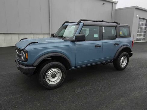 New 2025 Ford Bronco 4-Door image 4