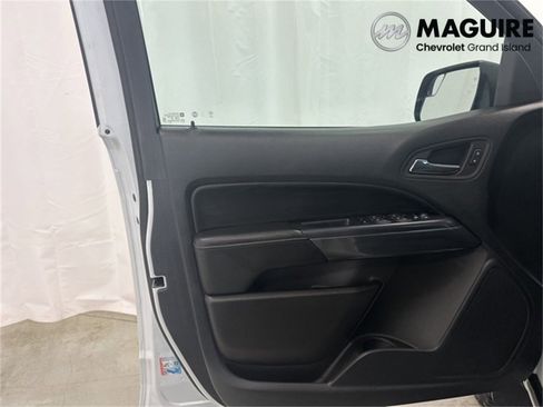 Used 2022 GMC Canyon AT4 image 16