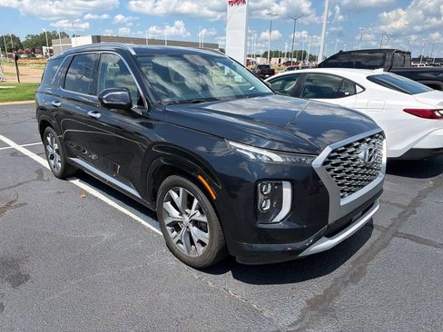 Used 2021 Hyundai Palisade Limited FWD image 2