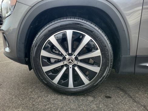 Used 2022 Mercedes-Benz GLB 250 4MATIC image 10