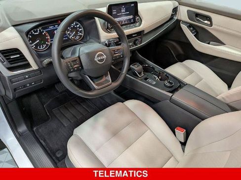 Certified 2025 Nissan Rogue SV w/ SV Premium Package AWD/4WD image 12
