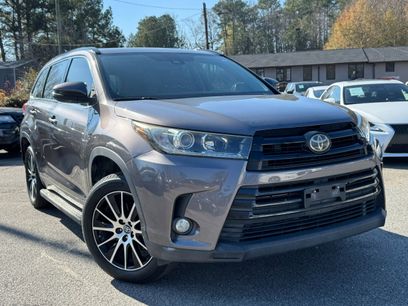 Used 2017 Toyota Highlander SE