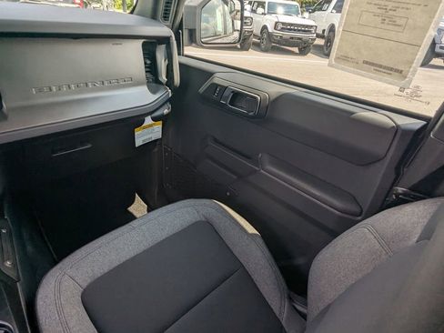 New 2025 Ford Bronco 4-Door image 18