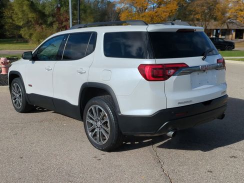 Used 2017 GMC Acadia SLT image 6