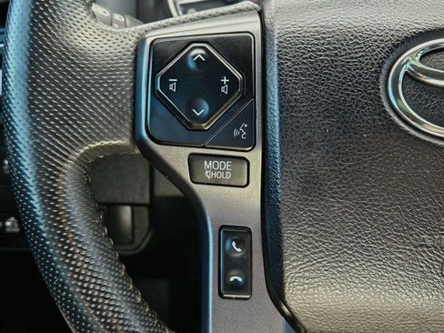 Used 2021 Toyota Tacoma TRD Off-Road AWD/4WD image 20