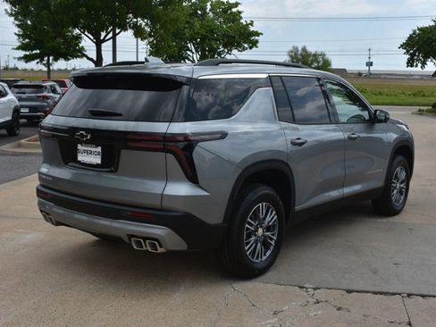 New 2026 Chevrolet Traverse LT w/ Driver Confidence Package FWD image 5