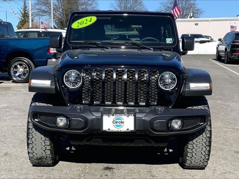 Certified 2024 Jeep Wrangler Willys image 3