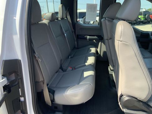 Used 2015 Ford F150 XL w/ Equipment Group 101A Mid AWD/4WD image 42