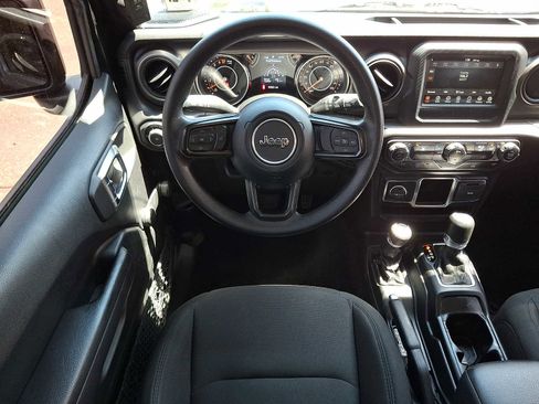Used 2022 Jeep Wrangler Unlimited Sport AWD/4WD image 11