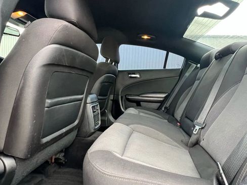 Used 2015 Dodge Charger SE w/ Popular Equipment Group image 10