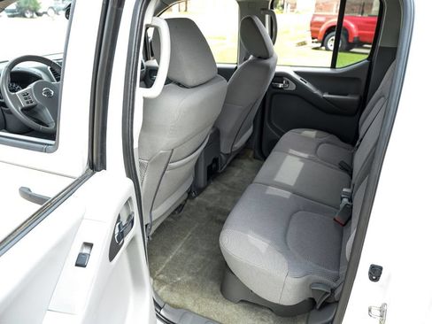 Used 2018 Nissan Frontier SV RWD image 34