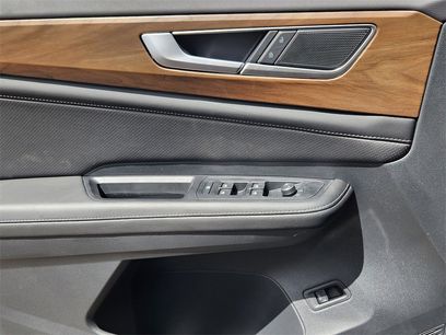 New 2025 Volkswagen Atlas SE