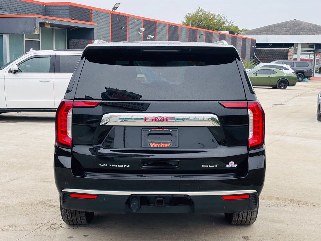 Used 2024 GMC Yukon SLT w/ SLT Luxury Package AWD/4WD image 8