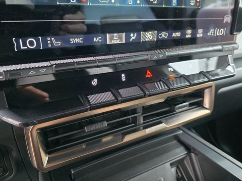 Used 2025 GMC Hummer EV 2X image 35