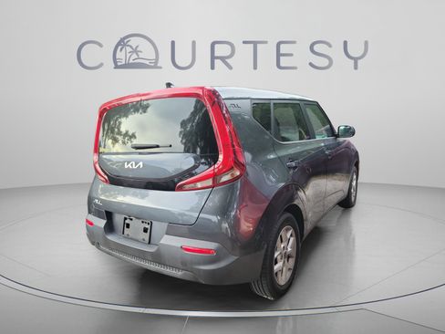Used 2022 Kia Soul LX w/ Technology Package FWD image 12
