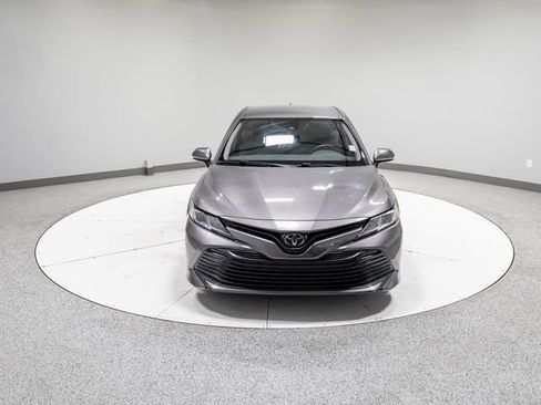 Used 2019 Toyota Camry LE FWD image 27