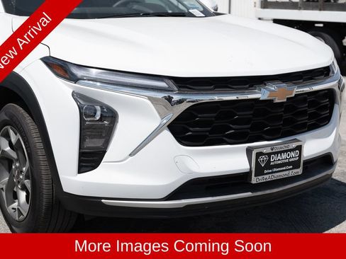 Used 2026 Chevrolet Trax LT FWD image 7