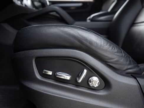 Certified 2021 Porsche Cayenne S AWD/4WD image 22