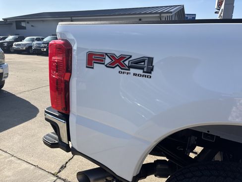 Used 2024 Ford F250 XLT w/ FX4 Off-Road Package AWD/4WD image 7