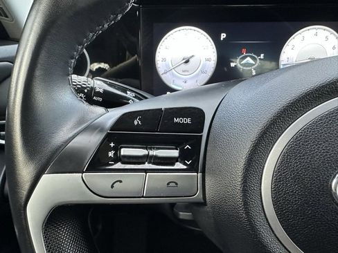 Used 2023 Hyundai Elantra Limited image 16