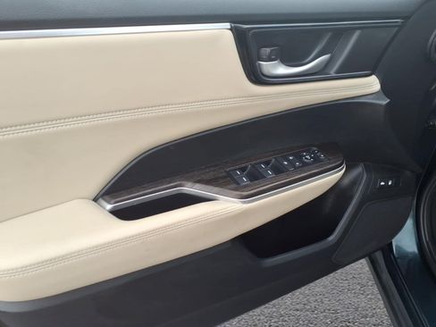 Certified 2018 Honda Clarity Plug-In Hybrid image 17