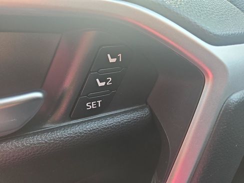 Used 2019 Toyota RAV4 Limited w/ Cold Weather Package AWD/4WD image 25