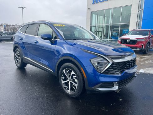 Used 2024 Kia Sportage EX image 3